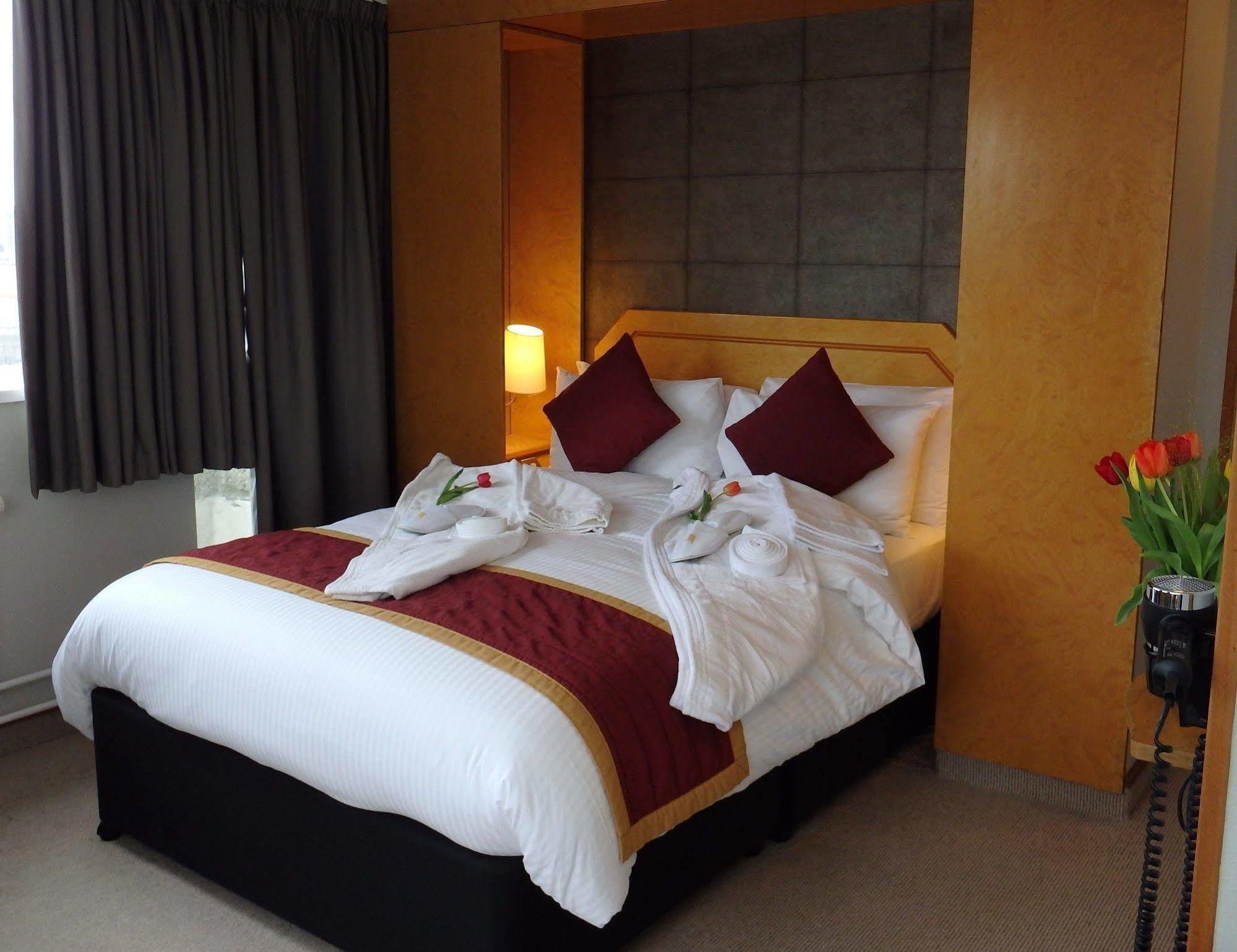 Copthorne Hotel Плимът Екстериор снимка